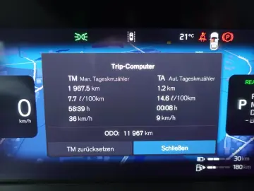 VOLVO XC90 Ultra T8 AWD Plug-in Pano B&W FourC AHK HUD