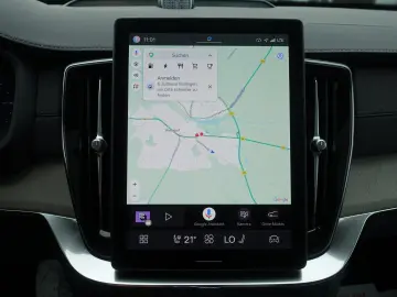 VOLVO XC90 Ultra T8 AWD Plug-in Pano B&W FourC AHK HUD