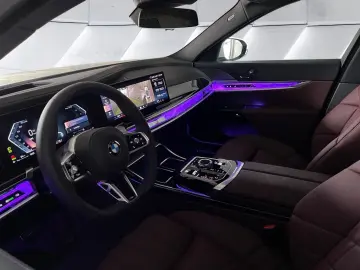 BMW 740 d xDrive M-Pro SKYLoung Leather-Red REARTV!