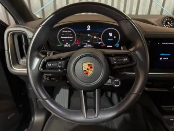 PORSCHE Cayenne Coupe (Approved Sportabgasan. Bose)