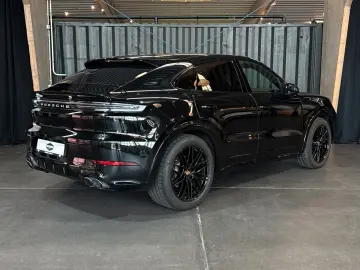 PORSCHE Cayenne Coupe (Approved Sportabgasan. Bose)