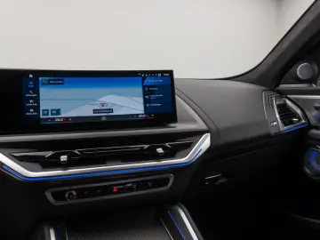 BMW XM 360  HUD DAB B&W Massage SoftCl AHK 22  Voll