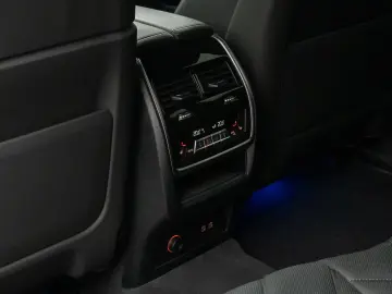 BMW XM 360  HUD DAB B&W Massage SoftCl AHK 22  Voll