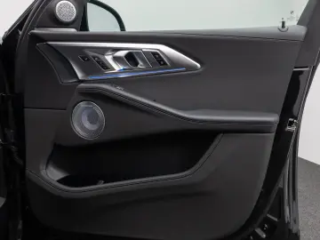 BMW XM 360  HUD DAB B&W Massage SoftCl AHK 22  Voll