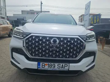 Ssangyong Rexton Premium plus cu trapa si praguri electrice