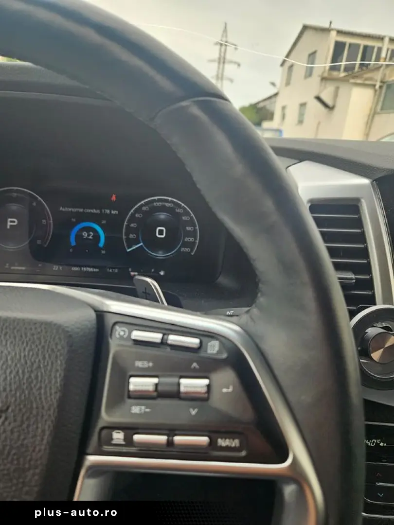 Ssangyong Rexton Premium plus cu trapa si praguri electrice
