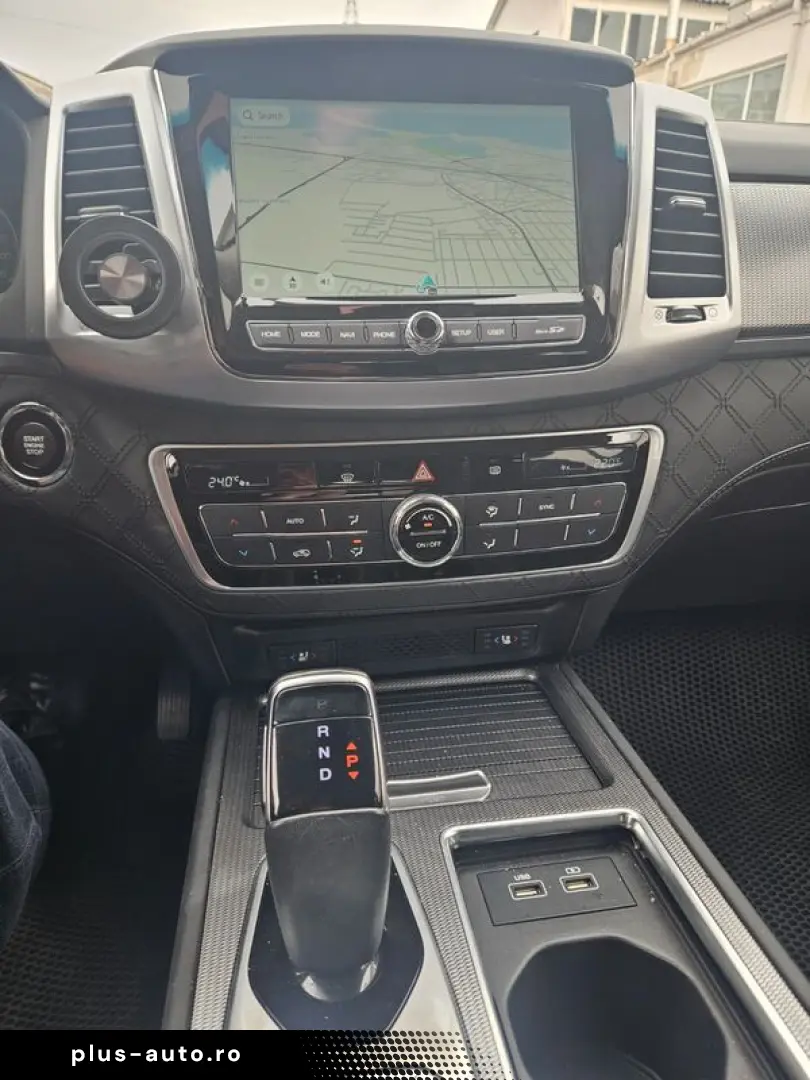 Ssangyong Rexton Premium plus cu trapa si praguri electrice