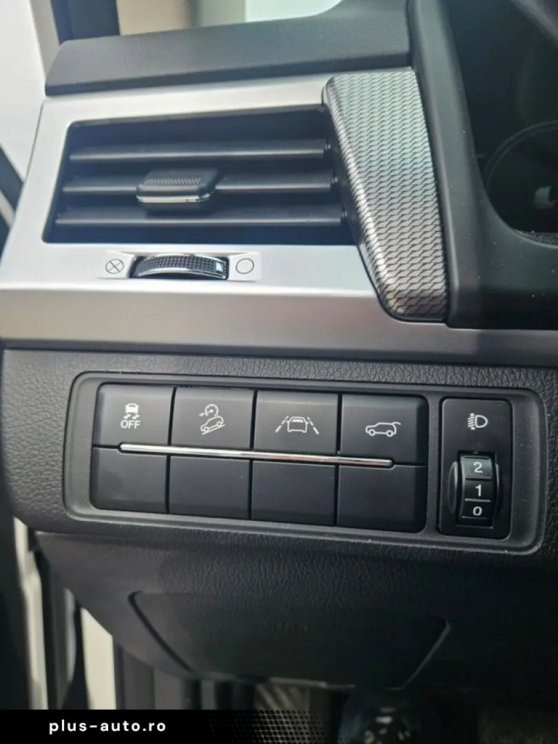 Ssangyong Rexton Premium plus cu trapa si praguri electrice