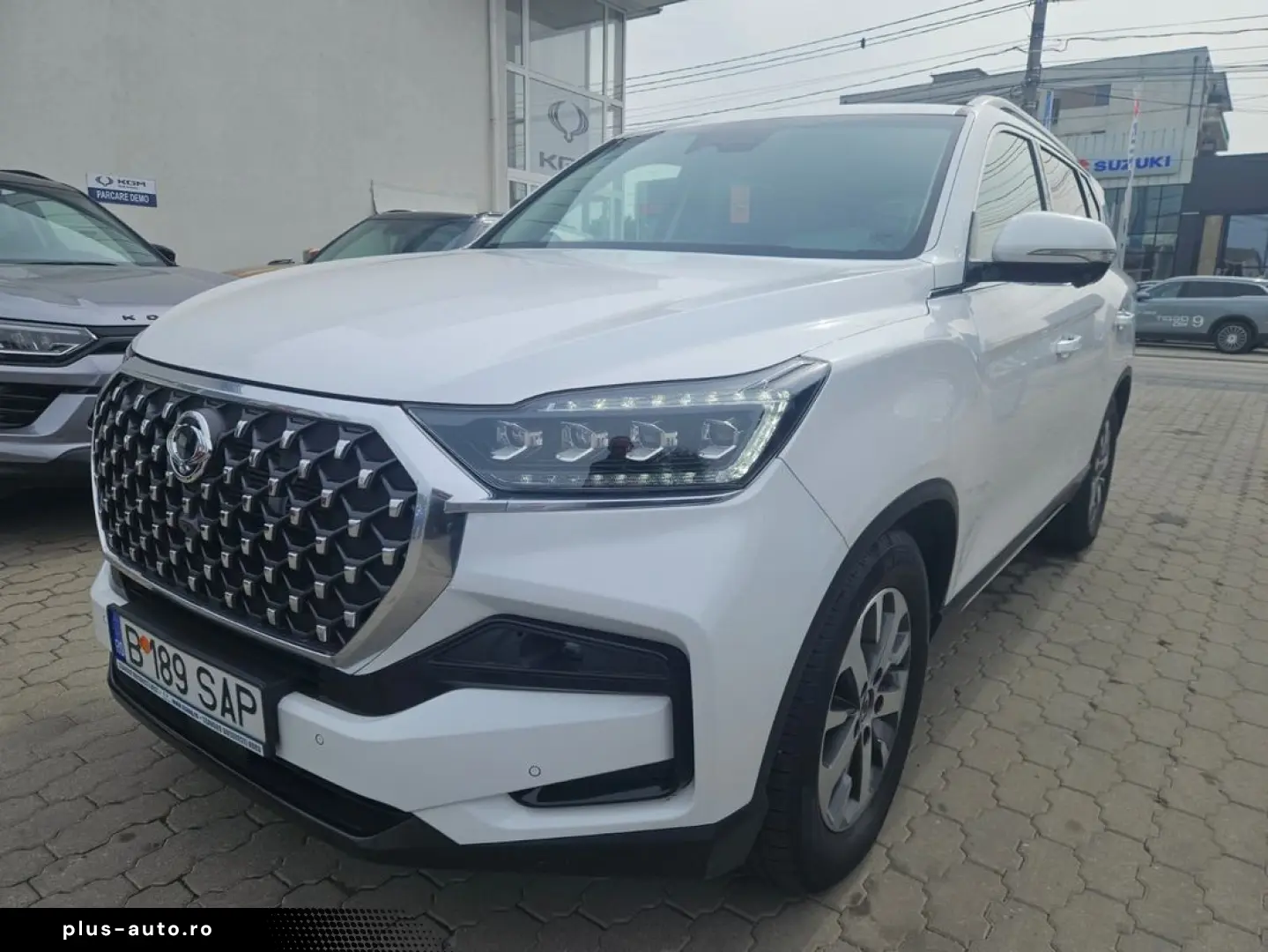 Ssangyong Rexton Premium plus cu trapa si praguri electrice