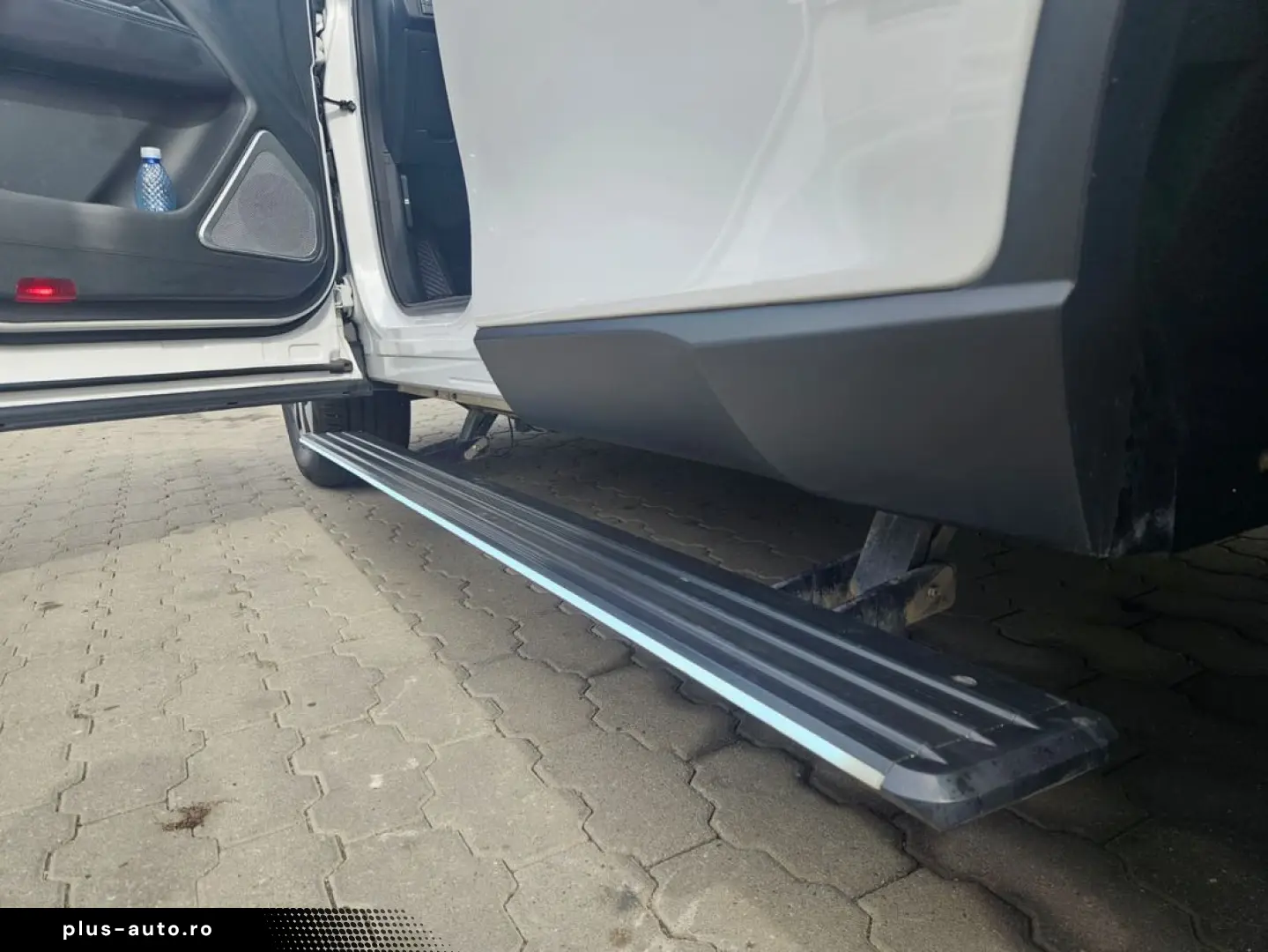 Ssangyong Rexton Premium plus cu trapa si praguri electrice
