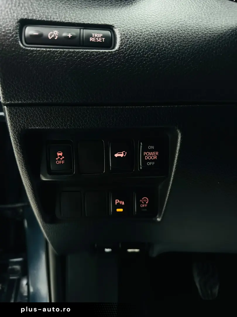 NISSAN X-TRAIL 2017 1.6D E6 7 locuri Garantie 12 Luni Rate A