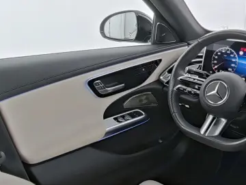 MERCEDES-BENZ E 200   AMG   Panorama   Superscreen  …