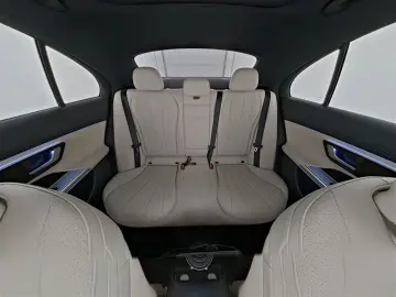 MERCEDES-BENZ E 200   AMG   Panorama   Superscreen  …