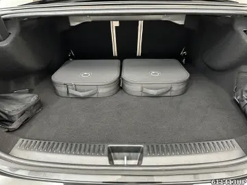 MERCEDES-BENZ E 300 e AMG Digital-Light Pano Head-up…