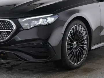 MERCEDES-BENZ E 220 d AMG Night Panorama SUPERSCREEN…