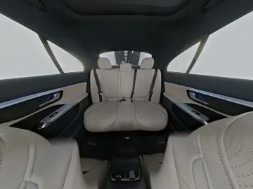 MERCEDES-BENZ E 220 d AMG Night Panorama SUPERSCREEN…
