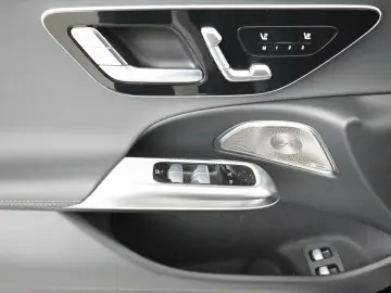 MERCEDES-BENZ AMG E 53 Hybrid 4MATIC  Limousine 360 …