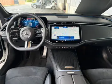 MERCEDES-BENZ E 200 Night AMG Line Advanced Distroni…