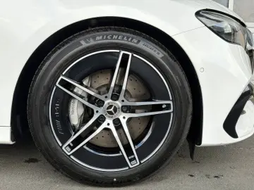 MERCEDES-BENZ E 200 Night AMG Line Advanced Distroni…