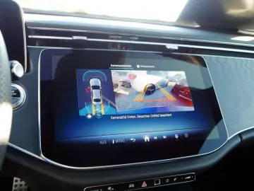 MERCEDES-BENZ E 200   AMG NIGHT DISTR KAMERA SPUR PDC SHZ