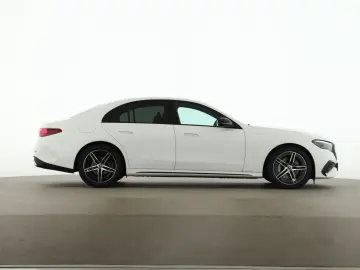 MERCEDES-BENZ E 220 d AMG Advanced Night Distronic 1…