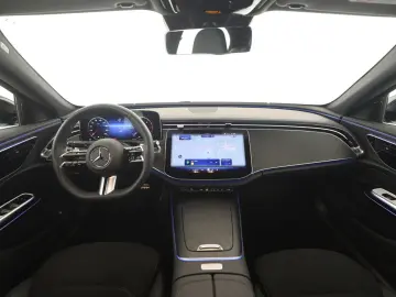 MERCEDES-BENZ E 220 d AMG Advanced Night Distronic 1…