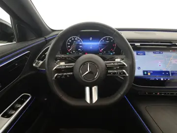 MERCEDES-BENZ E 220 d AMG Advanced Night Distronic 1…