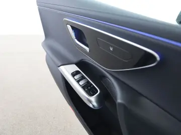 MERCEDES-BENZ E 220 d AMG Advanced Night Distronic 1…