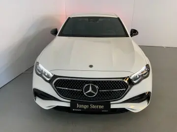 MERCEDES-BENZ E 200 AMG Night DISTRONIC Rü-Camera Wi…