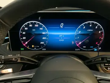 MERCEDES-BENZ E 200 AMG Night DISTRONIC Rü-Camera Wi…