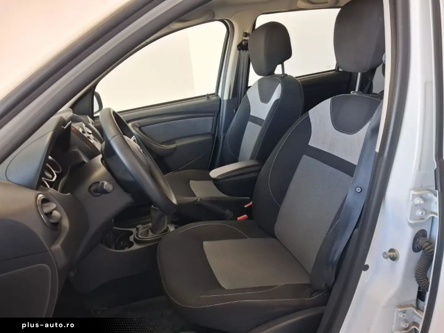 DACIA DUSTER 1.6 16V 114CP Ambiance 4x2