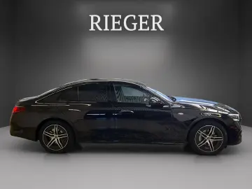 MERCEDES-BENZ E 300 de AMG NIGHT 360  Keyless Digital Light