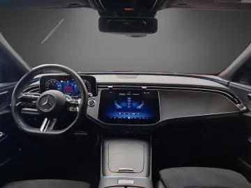 MERCEDES-BENZ E 300 de AMG NIGHT 360  Keyless Digital Light