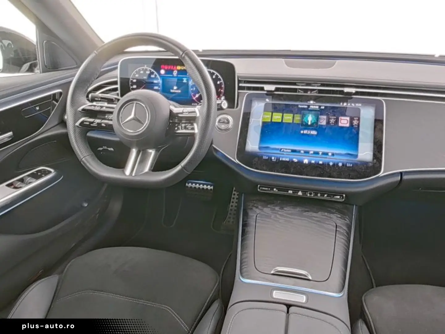 MERCEDES-BENZ E 200 AMG Adv. NIGHT Fahrassist Keyless 20