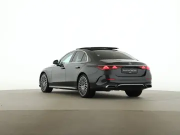 MERCEDES-BENZ E 220 d AMG Pano Sitzklima Burmester 20 Zoll