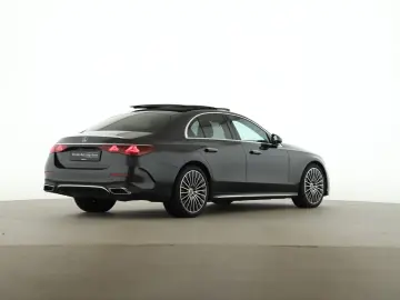 MERCEDES-BENZ E 220 d AMG Pano Sitzklima Burmester 20 Zoll