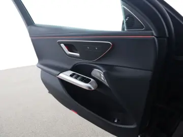 MERCEDES-BENZ E 220 d AMG Pano Sitzklima Burmester 20 Zoll