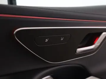 MERCEDES-BENZ E 220 d AMG Pano Sitzklima Burmester 20 Zoll