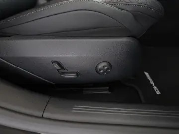 MERCEDES-BENZ E 220 d AMG Pano Sitzklima Burmester 20 Zoll