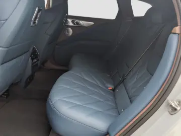 BMW XM Label Massage Bowers & Wilkins AHK Soft-Close