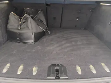 BMW XM Label Massage Bowers & Wilkins AHK Soft-Close