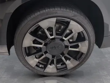 BMW XM Label Massage Bowers & Wilkins AHK Soft-Close