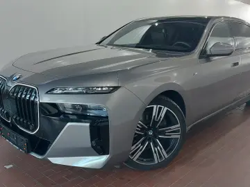 BMW 740 d xDrive TV SkyLounge