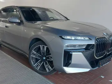 BMW 740 d xDrive TV SkyLounge