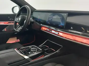 BMW 740 d xDrive TV SkyLounge