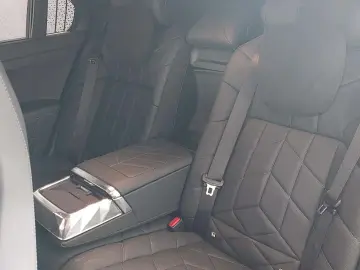 BMW 740 d xDrive TV SkyLounge