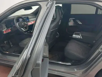 BMW 740 d xDrive TV SkyLounge