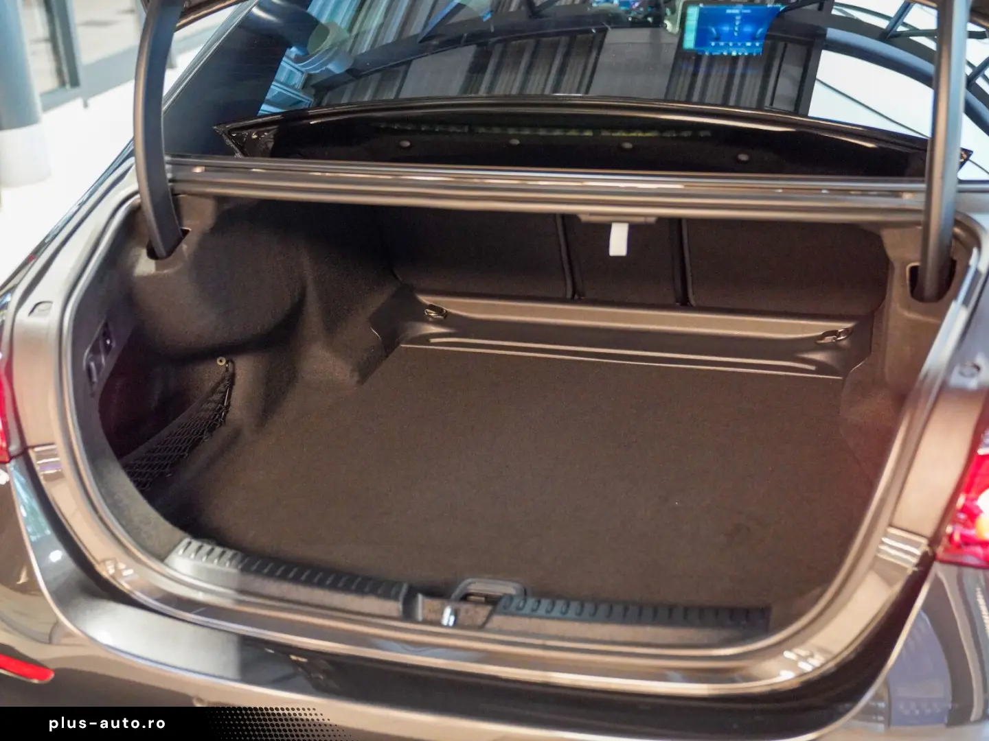 MERCEDES-BENZ E 200 AMG Line Night KEYLESS Lenkradhe&hellip;