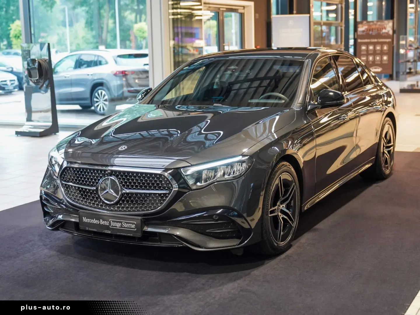 MERCEDES-BENZ E 200 AMG Line Night KEYLESS Lenkradhe&hellip;