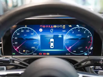 MERCEDES-BENZ E 200 AMG Line Night KEYLESS Lenkradhe…
